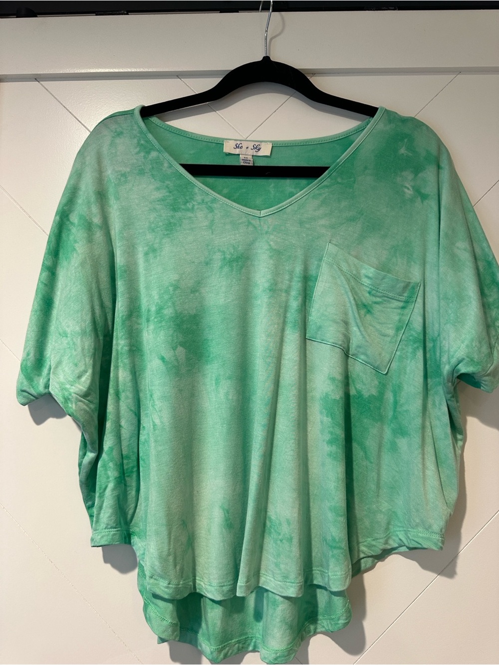 She + Sky Mint Green Tie-Dye V-Neck Pocket Tee NWOT